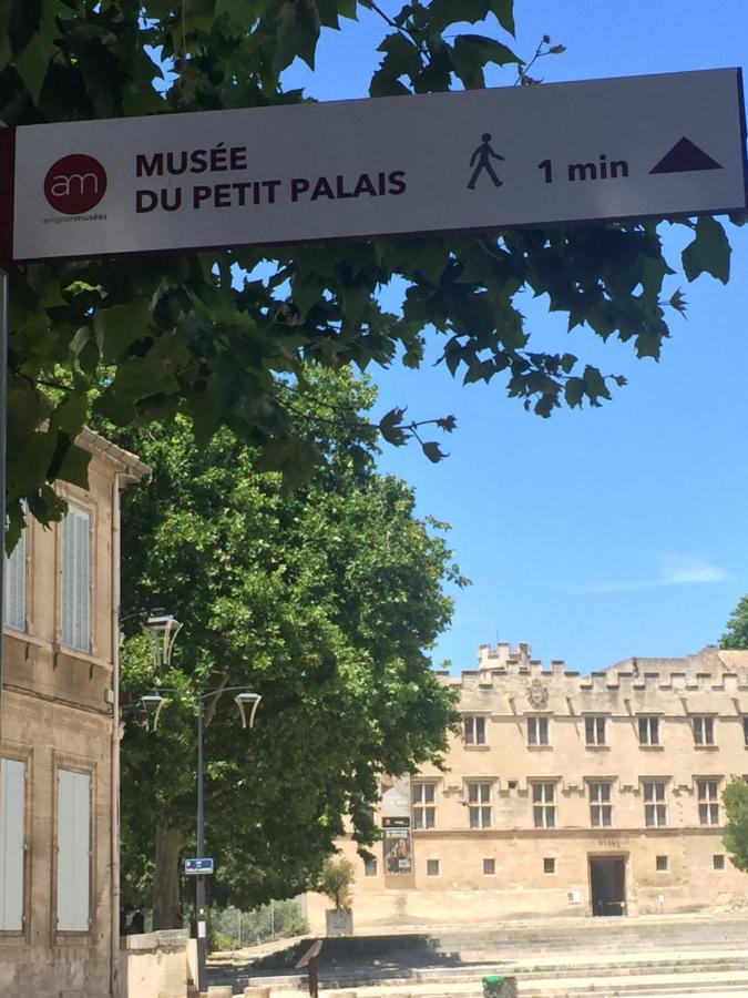 Face Au Palais Bed and Breakfast Αβινιόν Εξωτερικό φωτογραφία