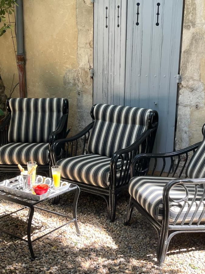 Face Au Palais Bed and Breakfast Αβινιόν Εξωτερικό φωτογραφία