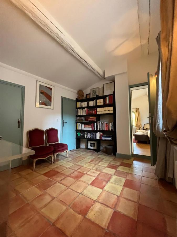 Face Au Palais Bed and Breakfast Αβινιόν Εξωτερικό φωτογραφία